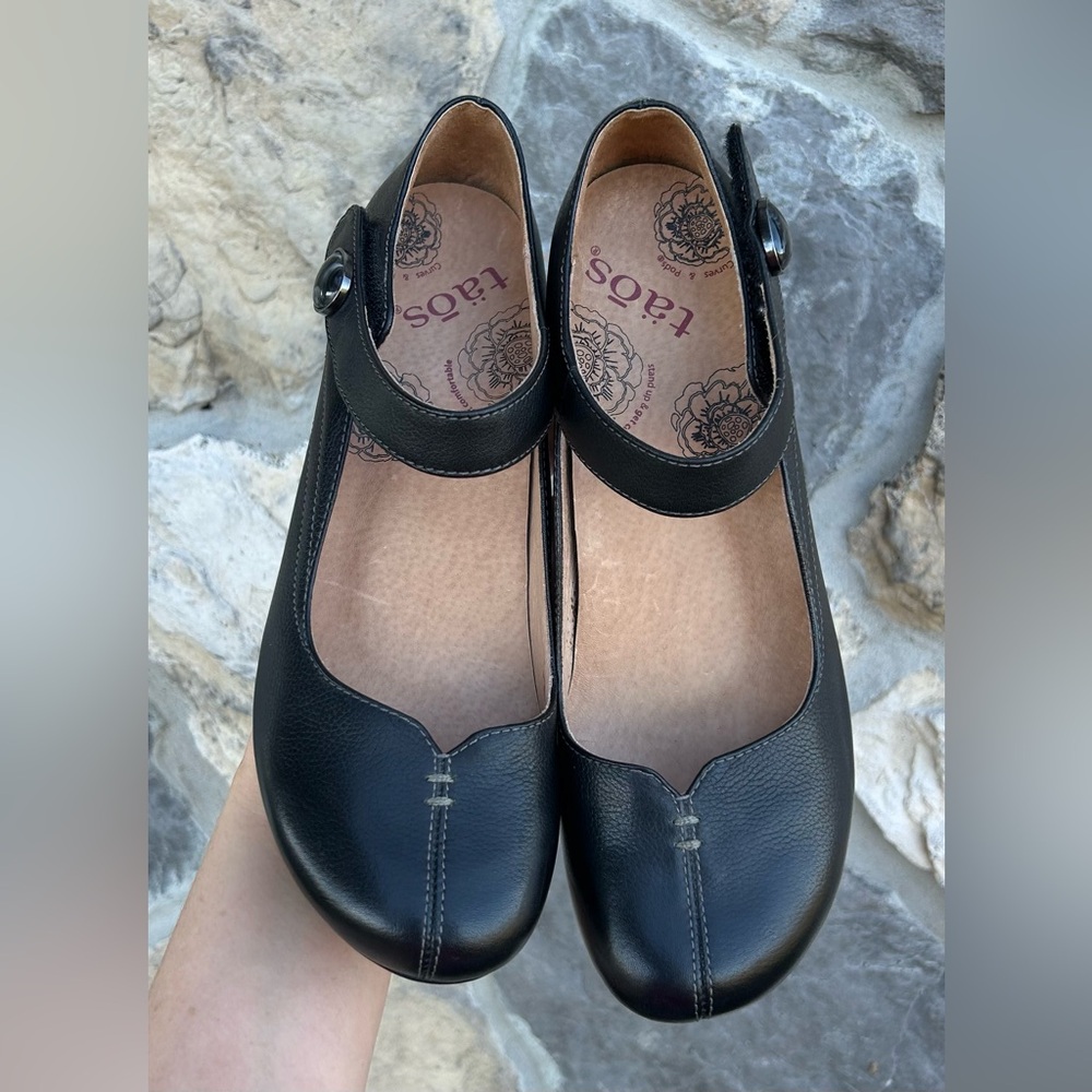 Taos Footwear Black Mary Jane Low Heel Pumps - Picture 2 of 7